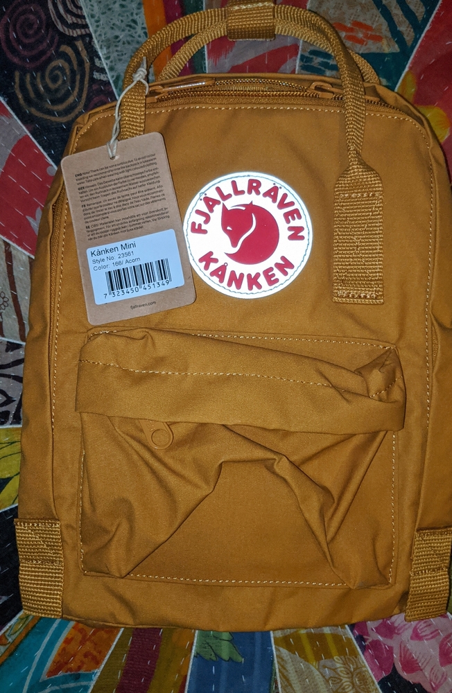 Fjallraven Kanken Mini in Acorn